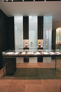 De Beers LV Shines Stateside