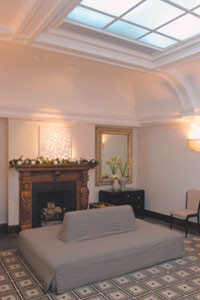 Brown's Hotel Back - Style