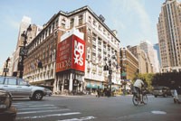 Stock Market Stars: Luxury, Retail Shares Outpace Peers