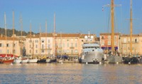 Luxe Rush: Saint-Tropez Retail Buzzing
