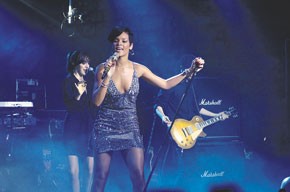 Fashion Scoops: Sparkling Scent... Stair Case... Short Cuts