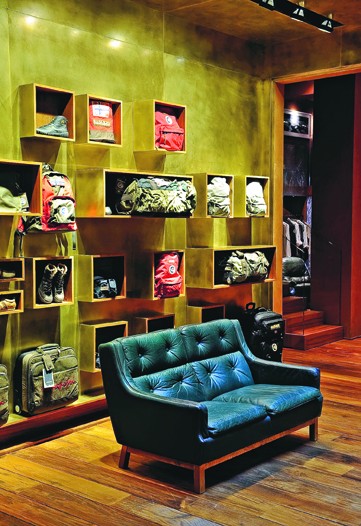 Italian Retailers Look Raise Profile