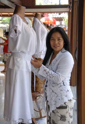 Letter From Bali: Scene