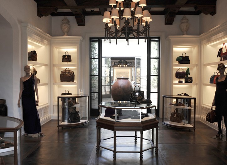 Ralph Lauren Arrives on Roberton Boulevard