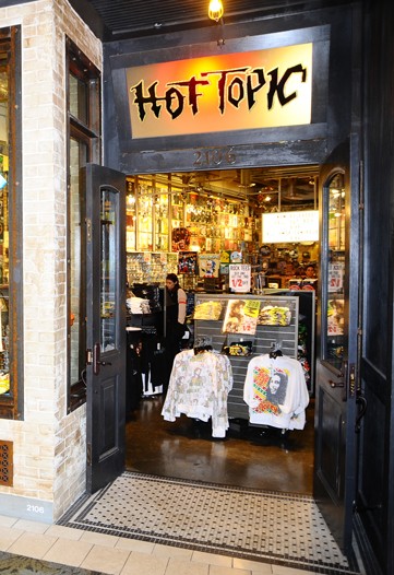 Hot Topic Tries Keep 'Twilight' Sizzle