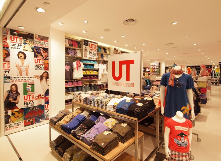 Uniqlo Enters Singapore