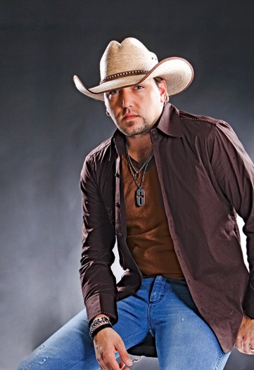 Wrangler Retro Taps Country Singer Jason Aldean