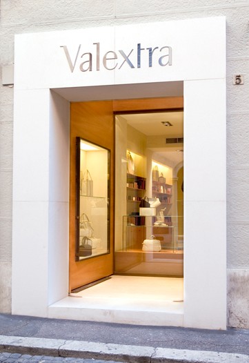 Valextra Opens Rome
