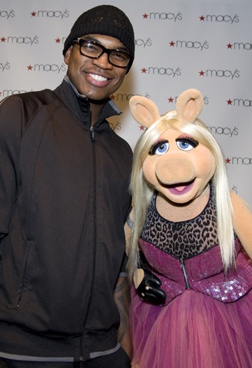 Miss Piggy, Ne-Yo Headline Macy's Glamorama Event