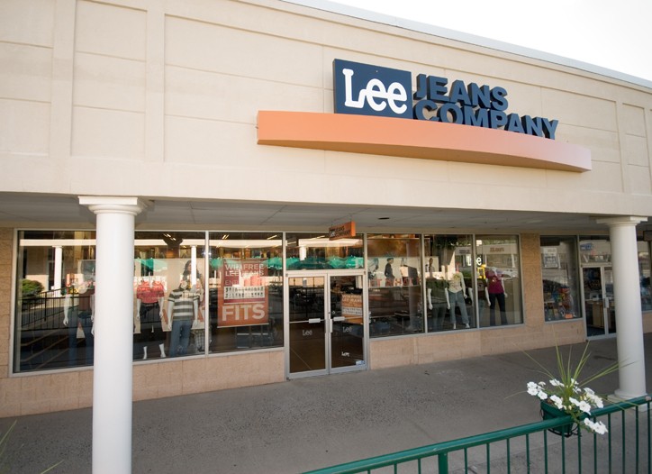 Lee Launches First Retail Store