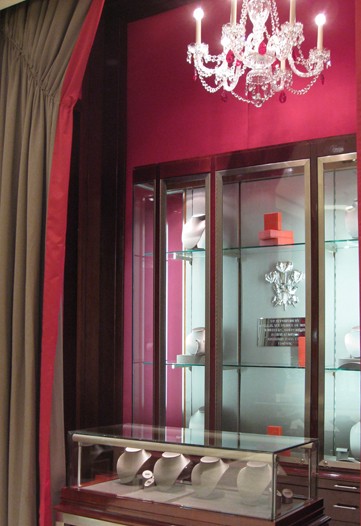 Garrard Opens -Store Boutique Saks