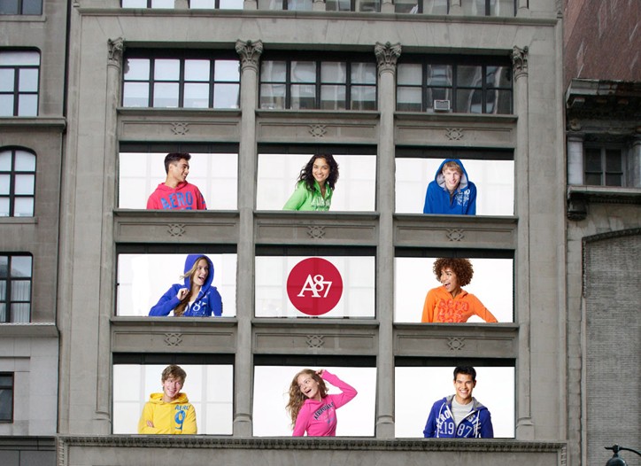 Aeropostale Opens on 34th Street