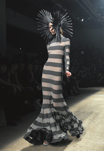 Spring 2010 Beauty Trend: Sisters Grimm