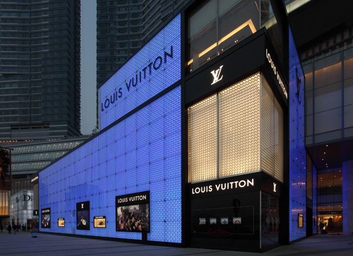 Louis Vuitton Heads Macau