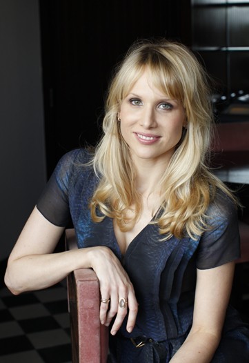 Lucy Punch Plays Good Knockout