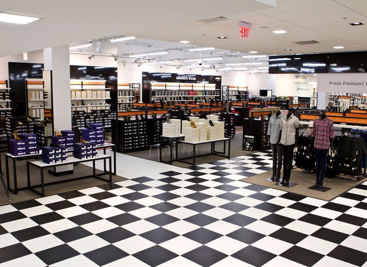 Bloomingdale's Opens First Outlet