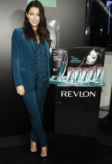 Jessica Biel Gets 'Hypnoteyzed'