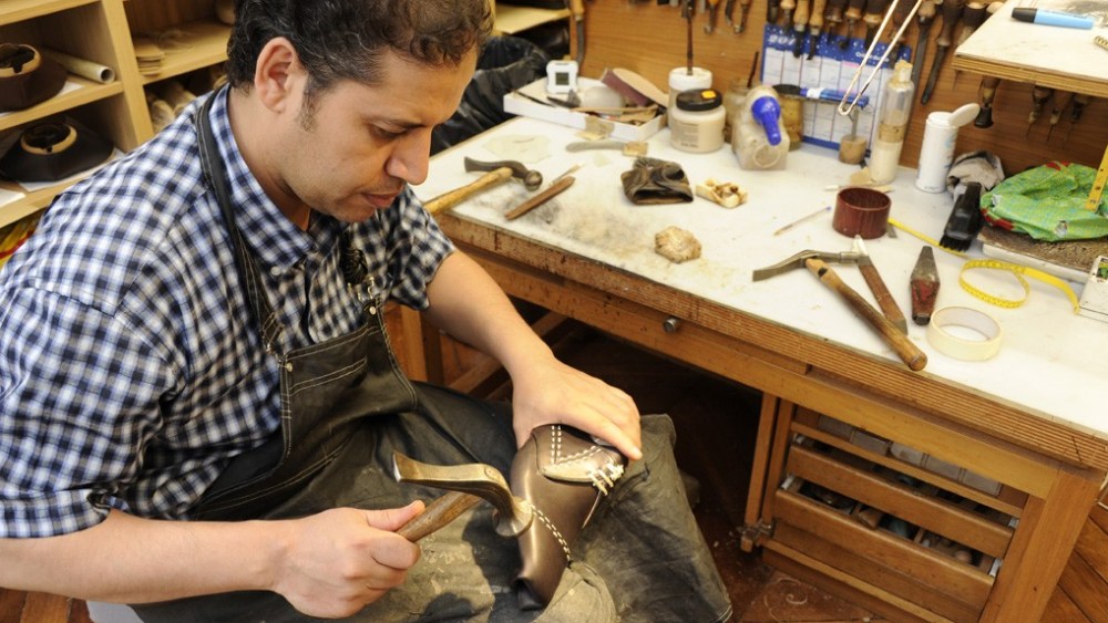 A French artisan at Berluti.