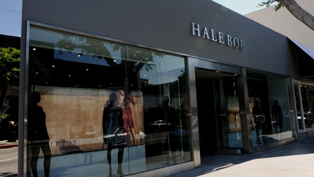 Hale Bob Opens on Robertson