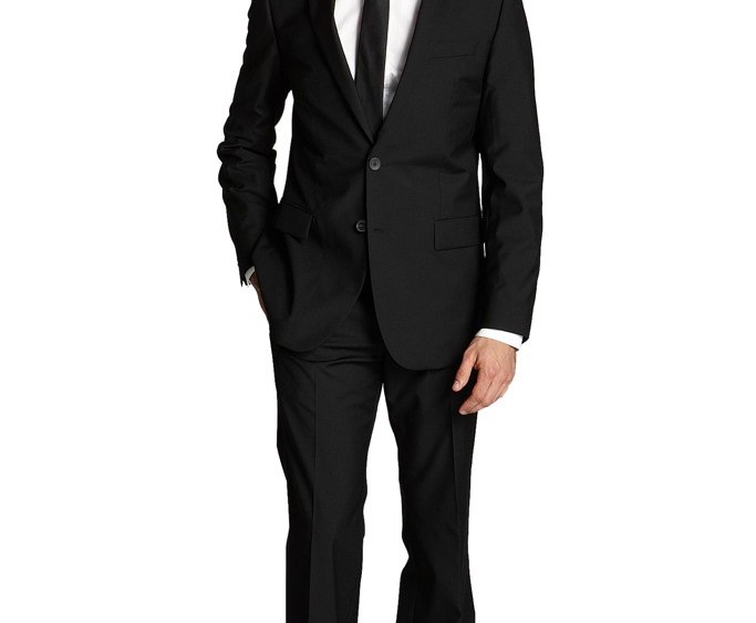 Suit-makers Target Young Consumers