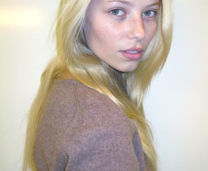 Model Call: Vika Falileeva