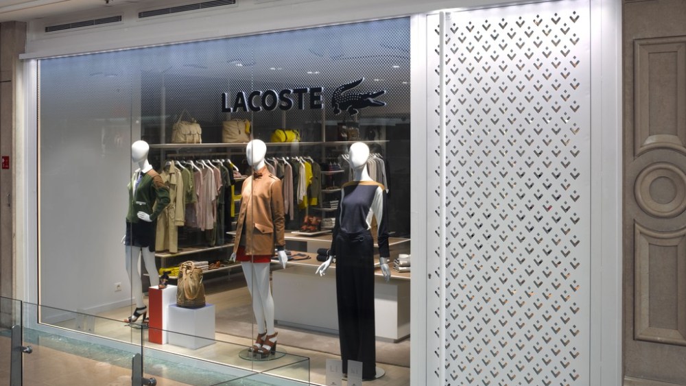 Lacoste Sets Paris Boutique Women