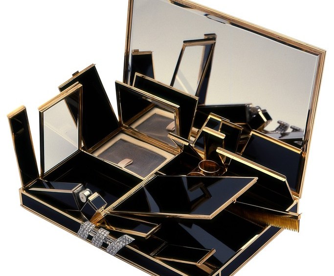 Paris Museum Sets Van Cleef & Arpels Expo