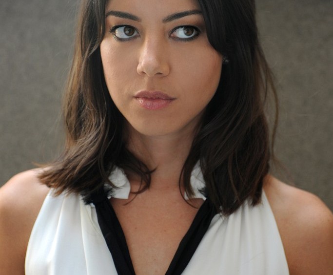 Aubrey Plaza Perks Up