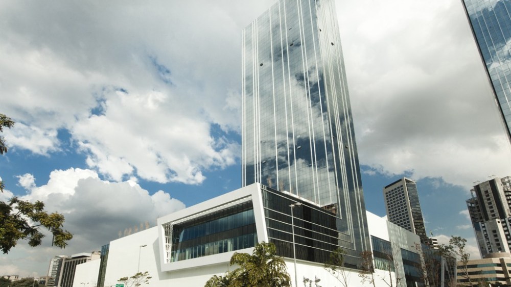 São Paulo's JK Iguatemi Mall Draws Opening Crowd