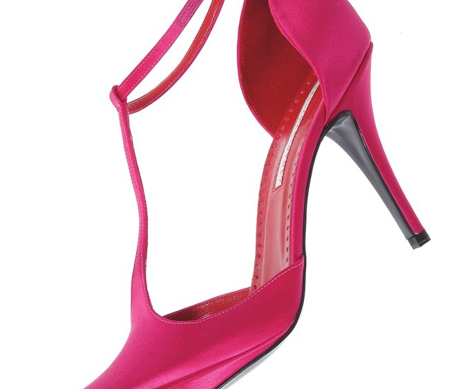 Stella McCartney and the Art of the Nonleather Goods