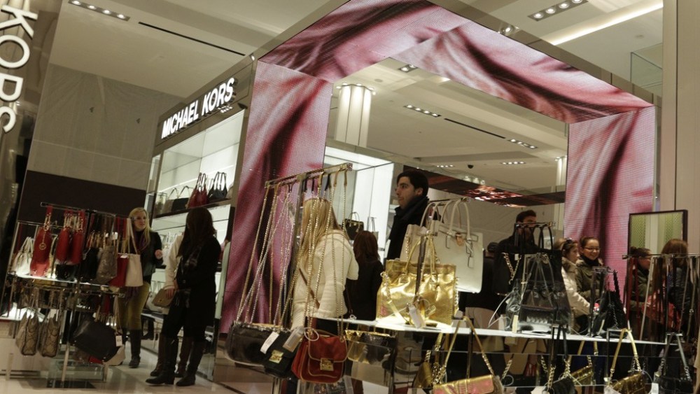 Handbags Back the Spotlight