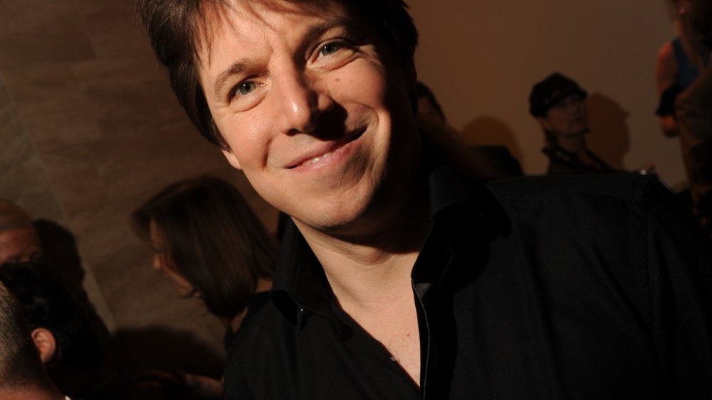 Stringing Along: Joshua Bell Hosts Petit Concert the Home