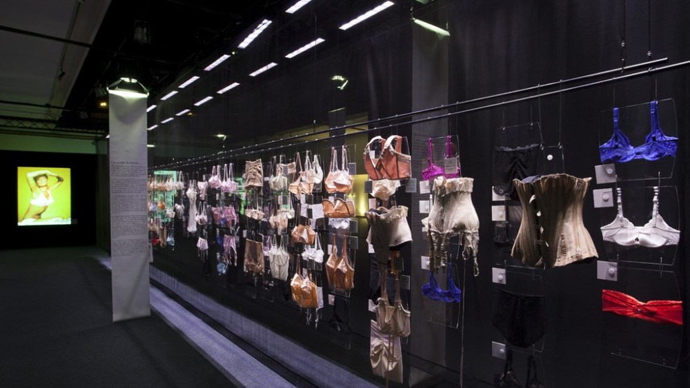 'Lingerie Française' Opens New York