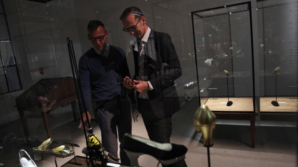 Roger Vivier Exhibit Bows Palais de Tokyo