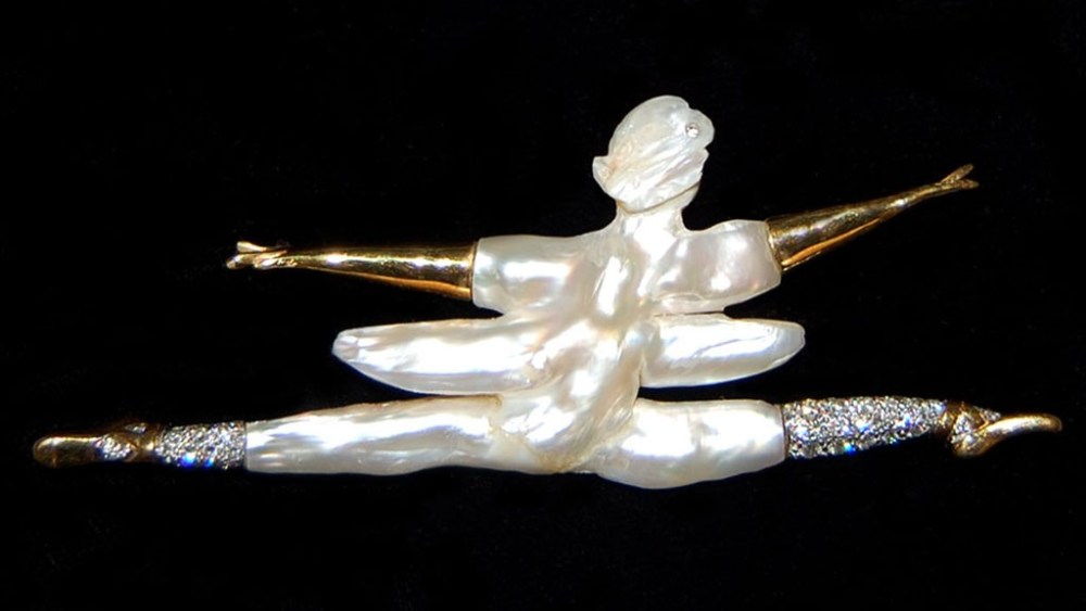 Victoria & Albert Museum Opens 'Pearl' Exhibition