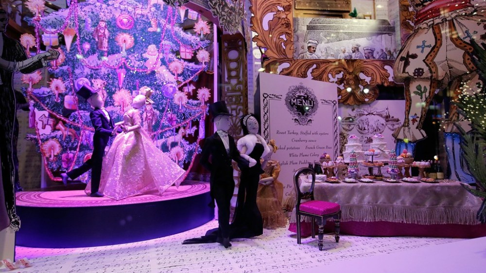 Lord & Taylor's Window on History