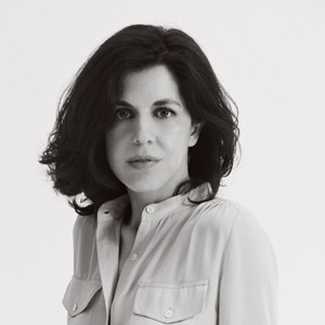 Vanessa Seward to "Play Shop Assistant"