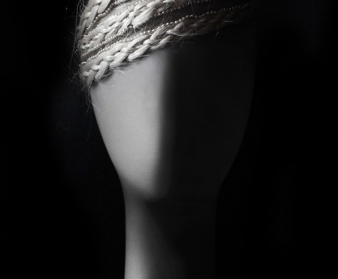 Vanessa Seward, John Nollet Accessorize Hair