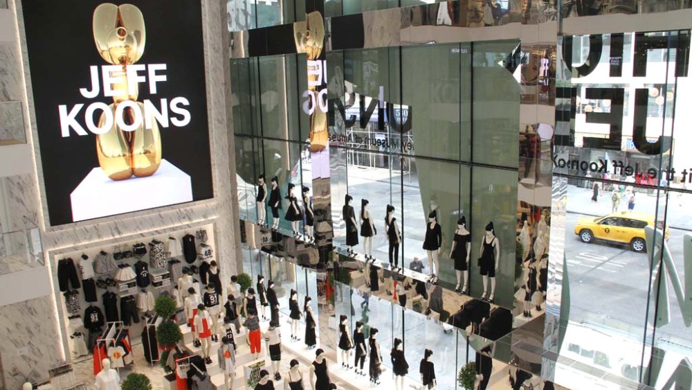 H&M N.Y. Flagship Sell All Offerings
