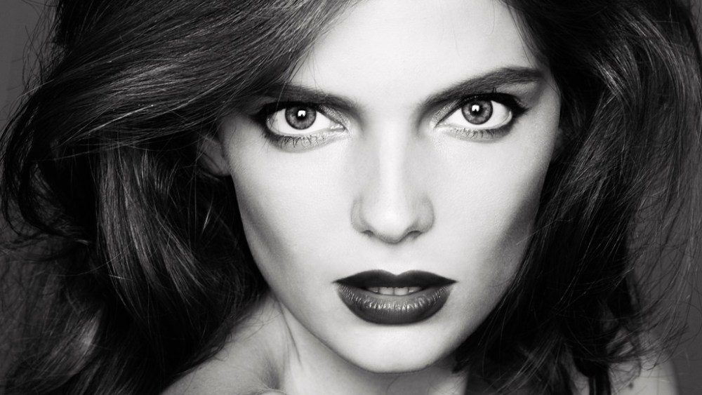 Model Call: Nora Shopova