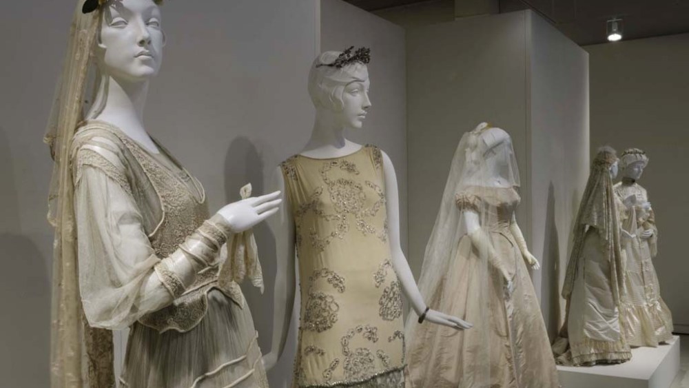 Fashion and the American Bride