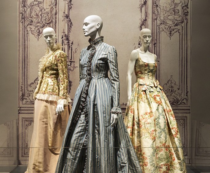 Oscar de la Renta Exhibit Opens Dallas