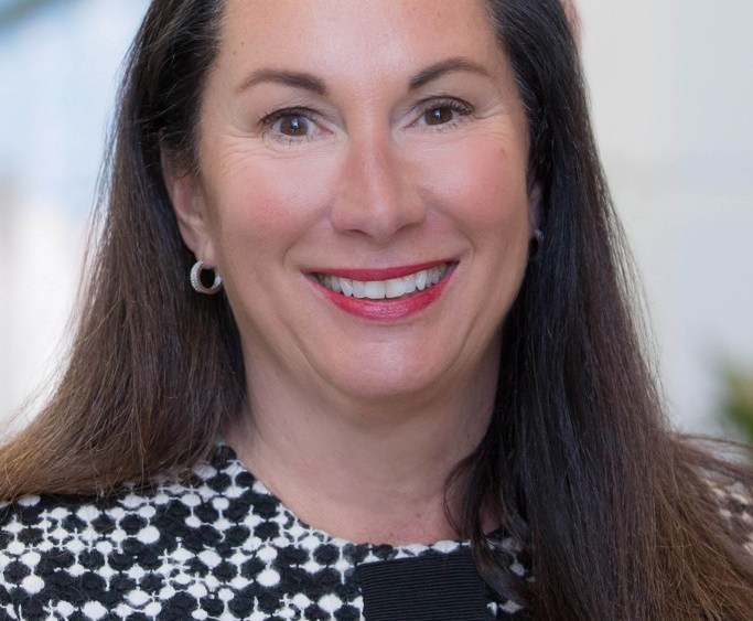 Bon Ton's Bufano Saw Compensation Slip 6.7% in 2015