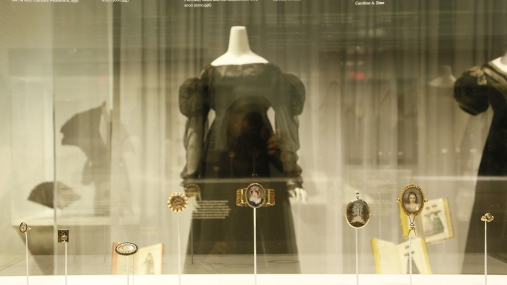 Look The Met's 'Death Becomes Her' Exhibit