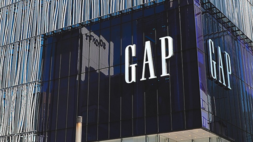 Gap Hit by Comp Decline, Profit Outlook