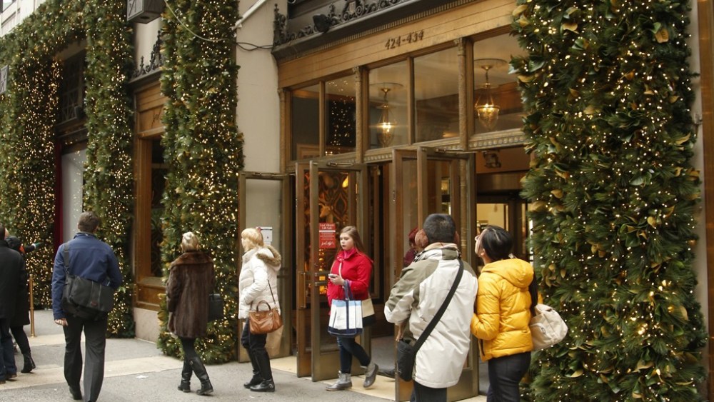 Retailers Report Fourth Quarter Struggles as Stocks Stay Flat