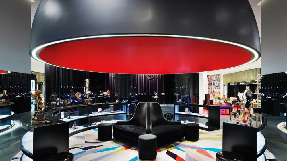 Level Shoe District