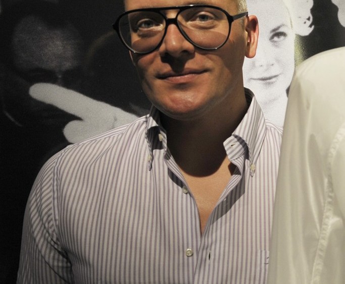 Giles Deacon Quits London Catwalk, Will Head to Paris Couture in July