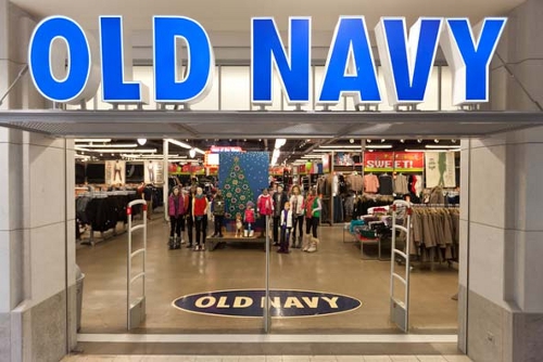 Gap Misses Earnings Expectations, Suffers From Slowing Momentum