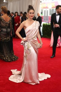 Lizzy Caplan in Donna Karan Atelier